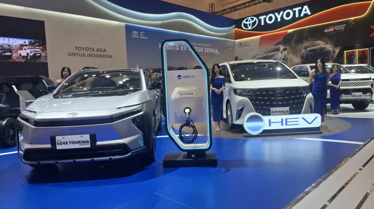 Toyota Perkuat Komitmen Elektrifikasi menuju Net Zero Emission