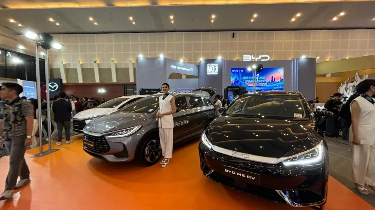 BYD M6 DM Hadirkan Pilihan Mobilitas Keluarga di GIIAS Surabaya 2026