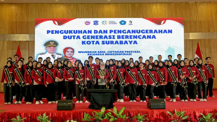 Harganas Ke-33 Surabaya, Wali Kota Eri Tegaskan Pentingnya Kehadiran Ayah