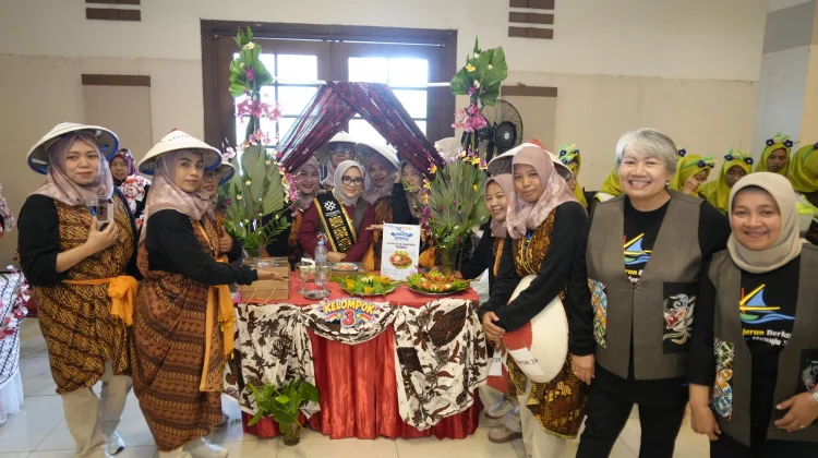UPPKA Kenjeran Unjuk Produk, Wali Kota Eri Apresiasi Pendampingan UPN Veteran Jawa