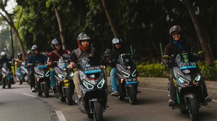 Penjualan Motor Listrik Melonjak, Seberapa Siap Masyarakat Beralih?