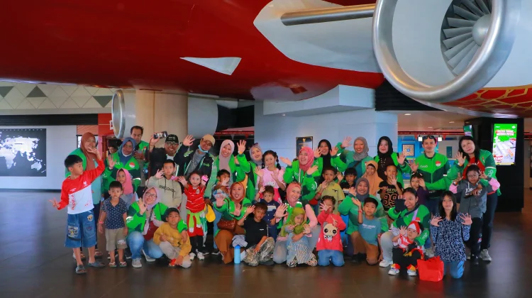 KidZania Surabaya Ajak 50 Mitra Pengemudi Grab Quality Time Bersama Anak
