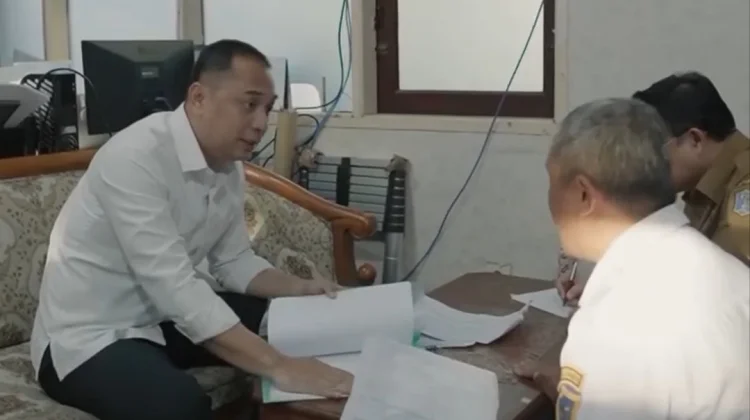 Walikota Eri Minta Sistem Parkir Surabaya Diperiksa