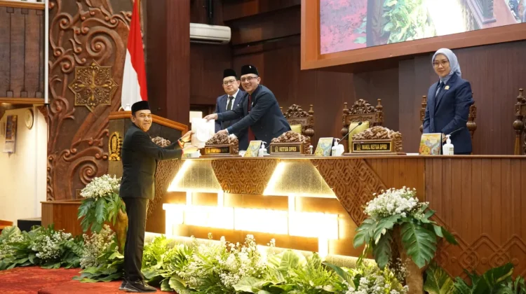 Fraksi PDI-P Pertanyakan Besaran Dana Cadangan Pilgub Jatim