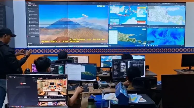 BPBD Jatim Datangkan Helikopter Water Bombing untuk Tangani Karhutla Semeru