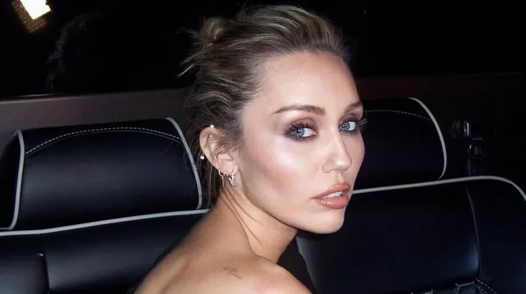 Miley Hadir dengan Album Baru Bass Persuades