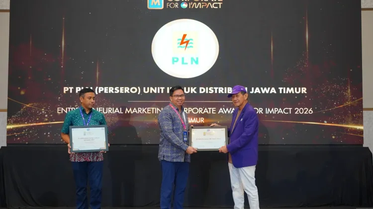 PLN UID Jawa Timur Raih 4 Penghargaan di Surabaya Marketing Week