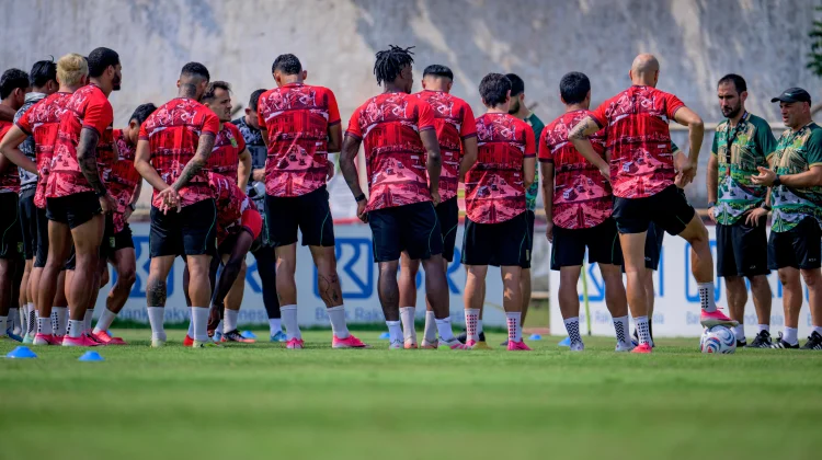 Persebaya Siap Tempur Hadapi Bhayangkara di Laga Perdana Super League