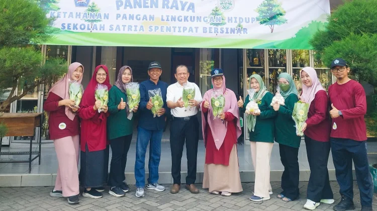 Gerakan ‘Satria Spentipat’ Inovasi SMPN 34 Surabaya Buat Lahan Ketahanan Pangan