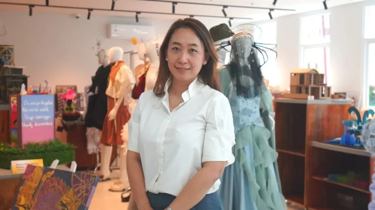 Tren Fashion Lawas Kembali Populer, Dosen Ubaya Ungkap Siklusnya