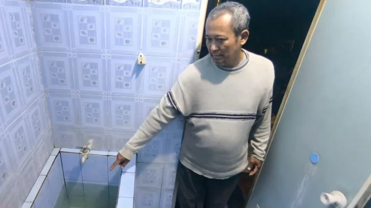 Warga Surabaya Keluhkan Air PDAM Keruh dan Bau