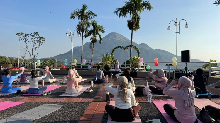 Golden Hour Sunset Flow Padukan Pilates dan Relaksasi