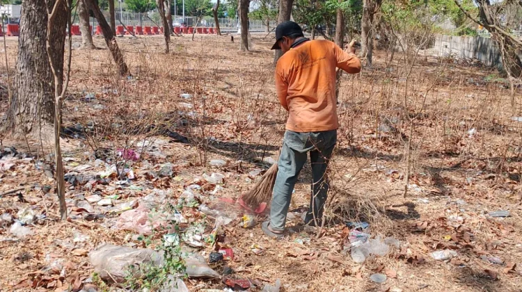 DLH Tangani Aduan Sampah di SWK Tambak Wedi