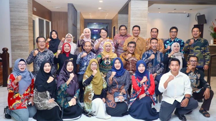 Khofifah Dorong Akses SMA Taruna bagi Pelajar Daerah