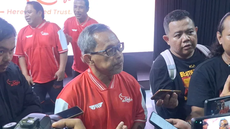 Aji Santoso Siapkan De Red FC Jadi Wadah Pemain Muda Surabaya
