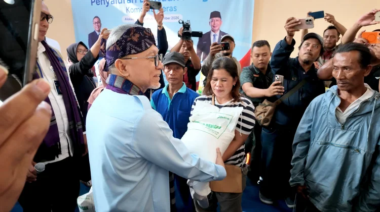 BULOG dan Kemenko Pangan Bagikan 7.542 Ton Beras Bantuan Pangan di Kediri