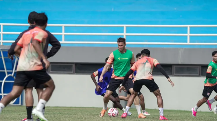 Kendal Tornado Incar Poin Penuh di Laga Perdana Lawan De Red FC
