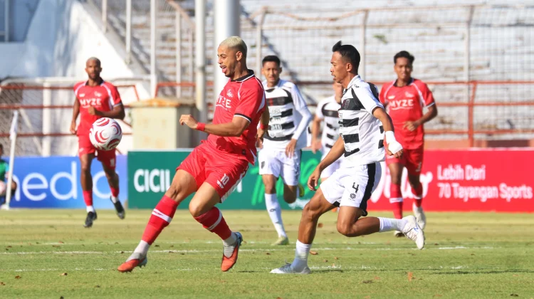 De Red FC Awali Pegadaian Championship dengan Kekalahan