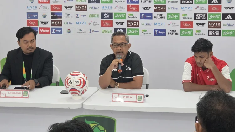 De Red FC Telan Kekalahan Perdana, Aji Santoso Sorot Tiga Masalah