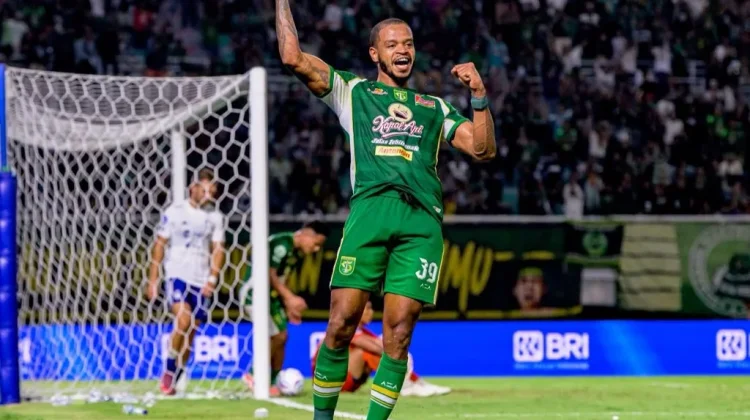 Alex Martins Bawa Persebaya Amankan Tiga Poin Perdana di GBT