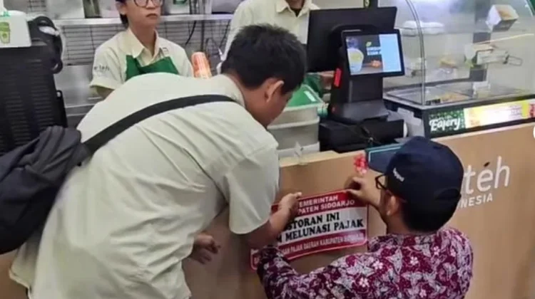 Nunggak Pajak, 45 Gerai Ditempeli Stiker BPPD