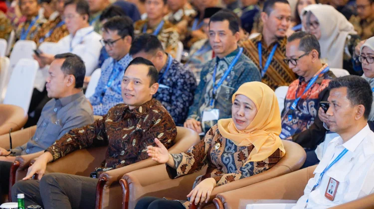 Gubernur Khofifah Paparkan Permata Jatim Tangani Kawasan Kumuh Terpadu