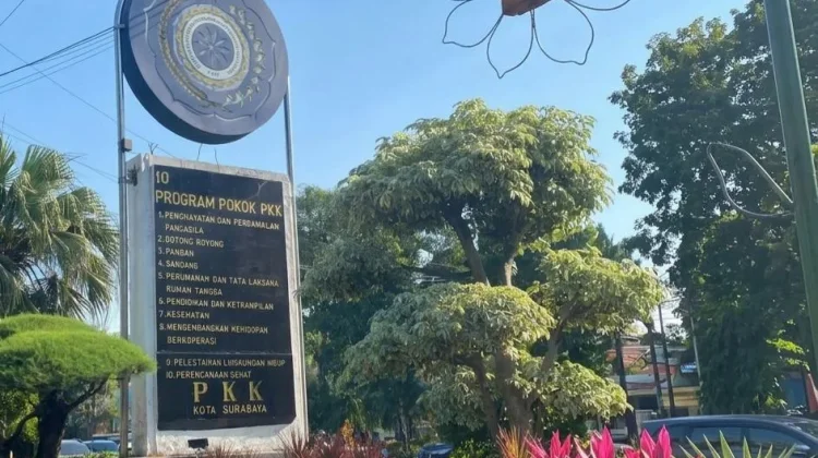 Mengenal Tugu 10 Program Pokok PKK Darmo, Penjaga Nilai Keluarga ditengah Surabaya