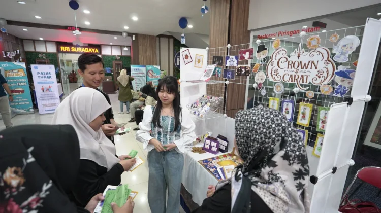Sensasi Berburu Emas lewat Board Game Crown & Carat Karya Mahasiswa DKV UK Petra