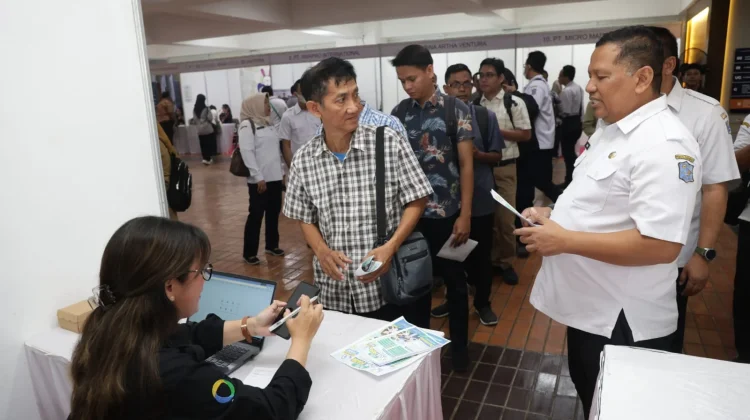 Pemkot Surabaya Buka Mini Job Fair, 1.600 Pelamar Berebut 450 Lowongan