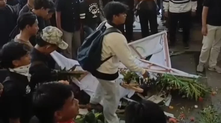 Mahasiswa UINSA Tuntut Rektor Mundur, Soroti Delapan Persoalan