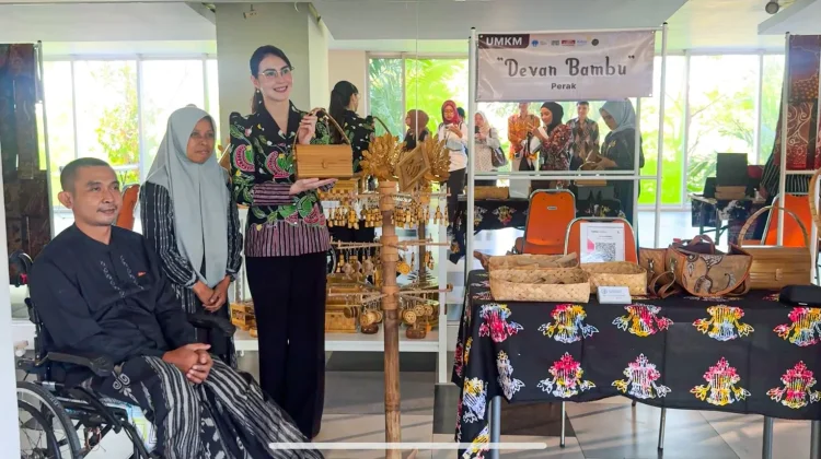 Arumi Ajak Generasi Muda Lestarikan Batik Jatim