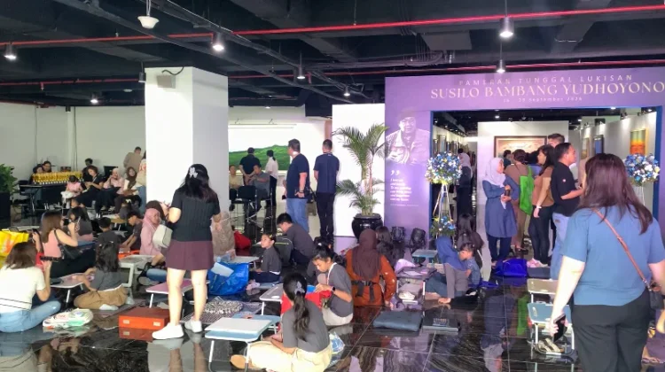 Puluhan Siswa Lotus Meriahkan Pameran Lukisan SBY lewat Melukis On the Spot