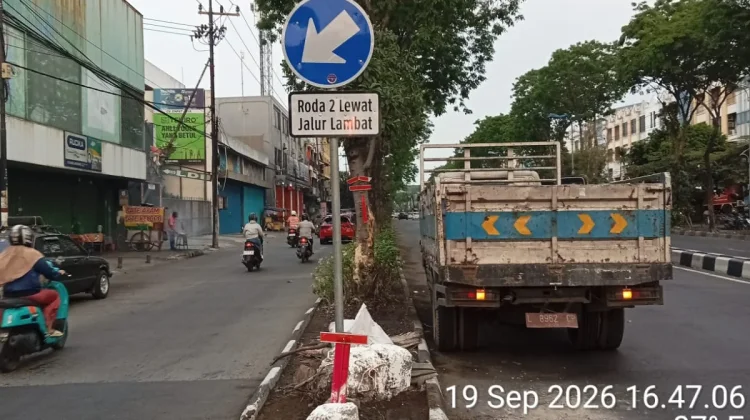 Penerangan Kurang, Rambu Hilang di Dupak