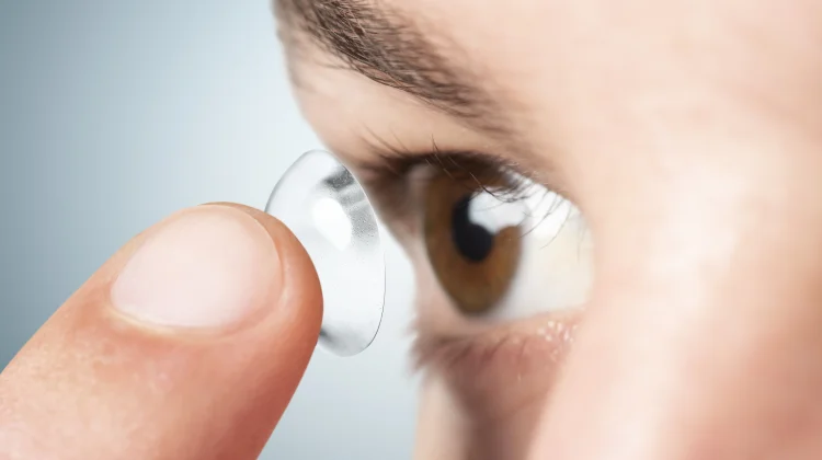Cantik dengan Softlens, tapi Jangan Abaikan Kesehatan Mata