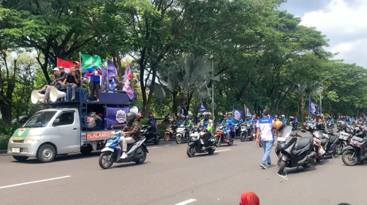 Ribuan Buruh FSPMI Jatim Gelar Penyampaian Aspirasi, Tuntut Berbagai Persoalan