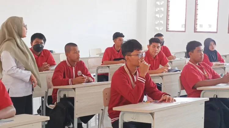 Sekolah Rakyat Surabaya Perkuat Karakter dan Kedisiplinan Siswa