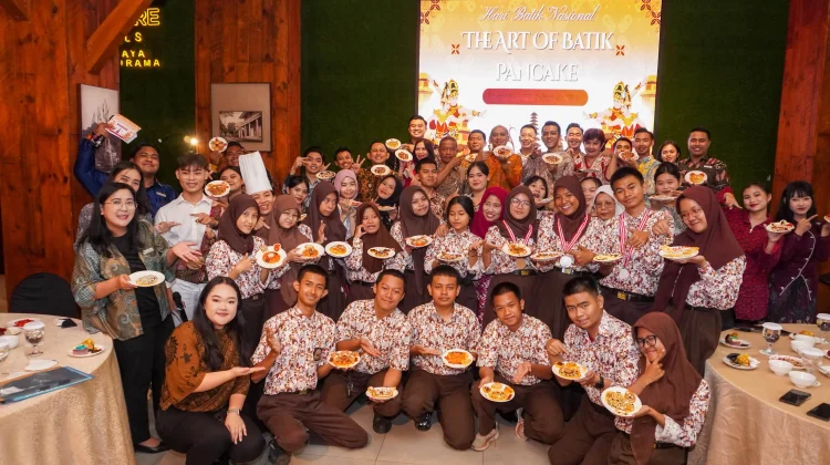 Pancake Jadi Kanvas, Siswa SMALB Berkarya Motif Batik
