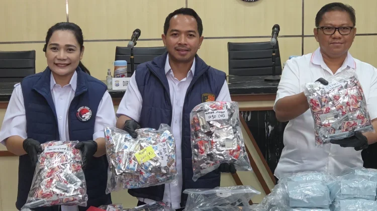 Polda Jatim Gagalkan Peredaran 1.932 Catrigde Vape Mengandung Narkotika