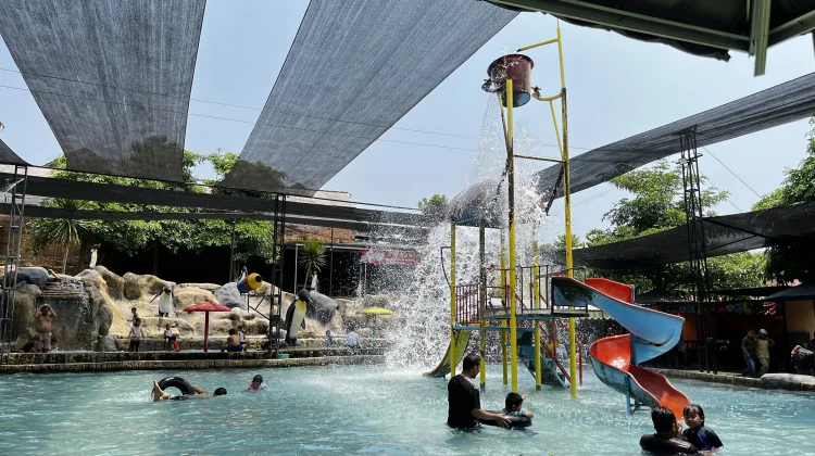 Kali Gajah Waterpark Tawarkan Wisata Air Murah Keluarga