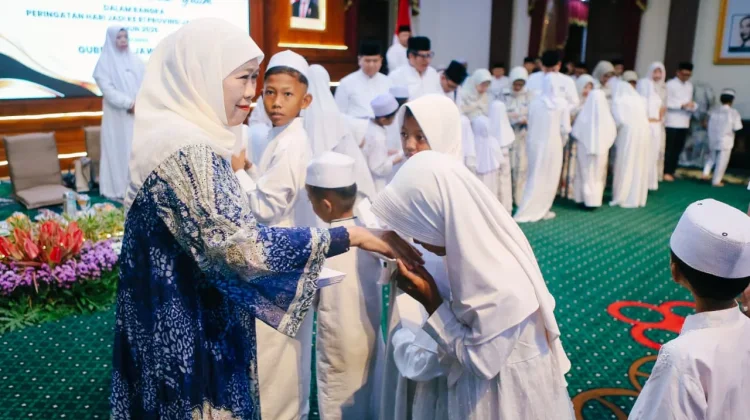 Gubernur Khofifah Santuni 81 Anak Yatim jelang Hari Jadi Jatim