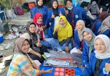 Mahasiswa ITS Ajak Warga Balongbendo Olah Jelantah jadi Sabun