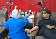 Bulan Puasa, PMI Surabaya Gelar Donor Darah Keliling hingga Malam Hari