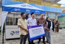 Lima UMKM Surabaya Terima Bantuan Modal dari DPR RI dan BRI