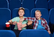 Minimarket Siapkan Bioskop Mini, Inovasi atau Sekadar Sensasi?