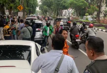 Tabrakan Beruntun 4 Mobil di Jalan Darmo, Satu Luka