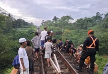 KAI Daop 8 Surabaya Ingatkan Bahaya Ngabuburit di Jalur Rel