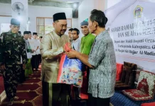 Safari Ramadan di Masjid Siti Hajar, Bupati Gresik Ajak Warga Perkuat Syukur