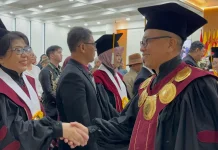 Kukuhkan 10 Guru Besar, Ubaya Perkuat Ekosistem Riset dan Inovasi