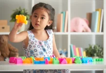 Si Kecil Suka Main Lego? Intip Manfaat Hebat di Balik Balok Warna