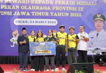 Capai 9 Miliar, Bupati Gresik Serahkan Bonus Porprov